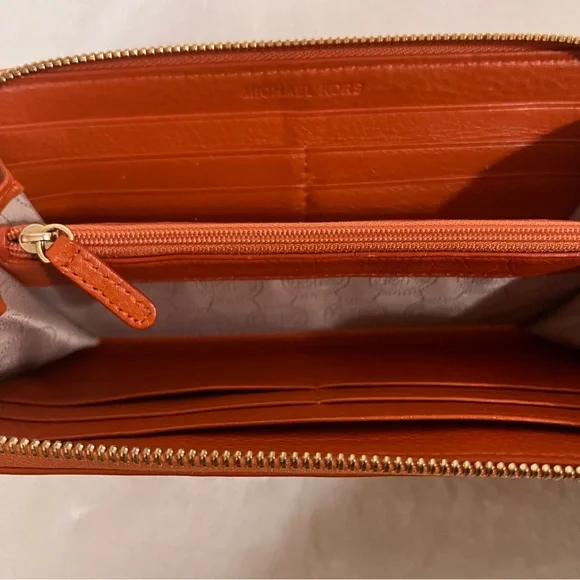 Michael Kors Jet Set Orange Leather Zip Around Wallet - Picture 3 of 7